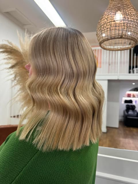 Dimensional blonde